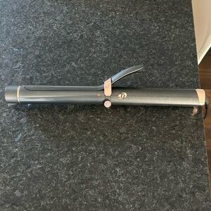 T3 Curl ID 1.25 inch Curling Iron